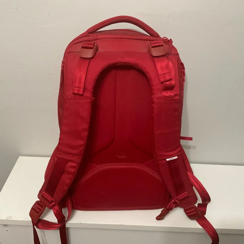 In case Backpack - Picture 3 of 3